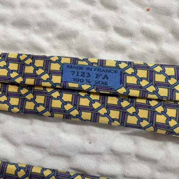 HERMÈS PARIS 630 TA Yellow Gray Links Chains Pointed French Tie Hermes 100% Silk